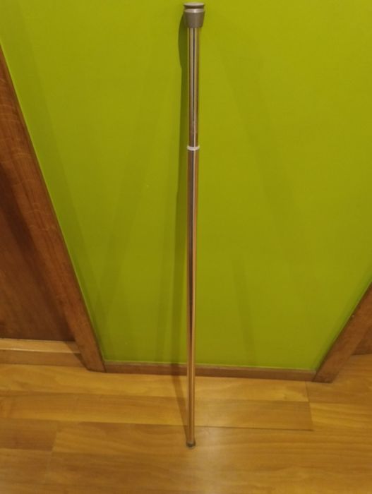Varão em metal para cortinados