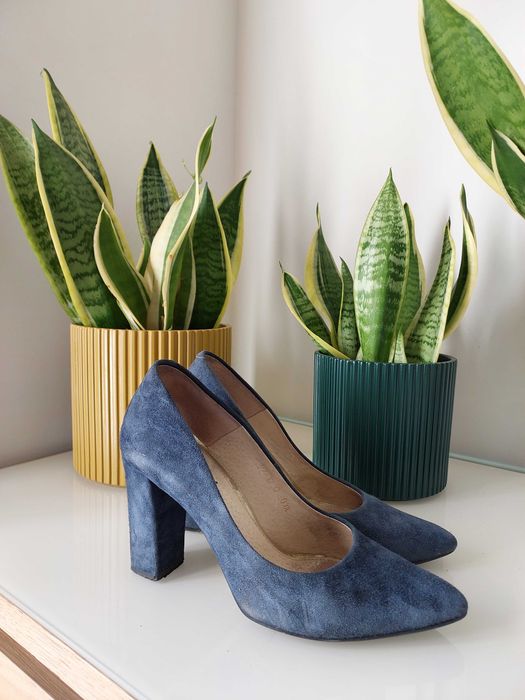 Włoskie , zamszowe czułenka