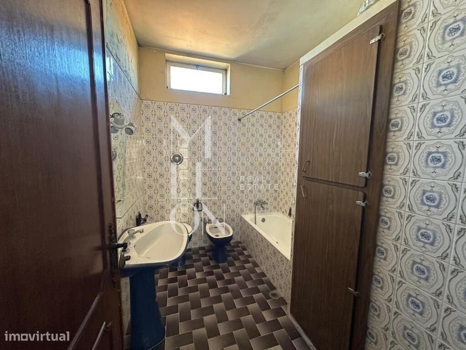 Moradia T5 Em Bustos | Lote De 2.050 M² | Oliveira Do Bairro