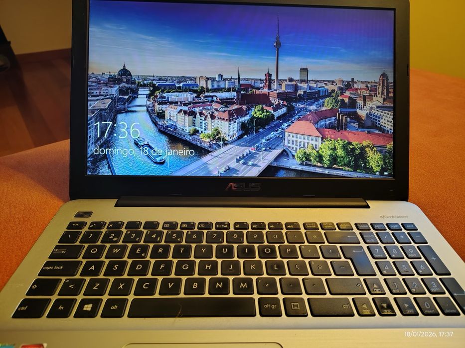 ASUS Laptop with Intel i7 Processor439920844404828162