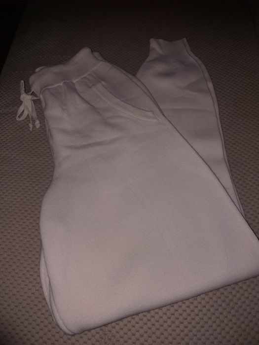 Nowe spodnie dresowe