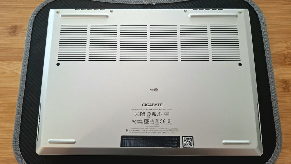 Gigabyte AERO 14 OLED | i7-13700H | RTX 4050 | 16GB | 512GB | Como novo