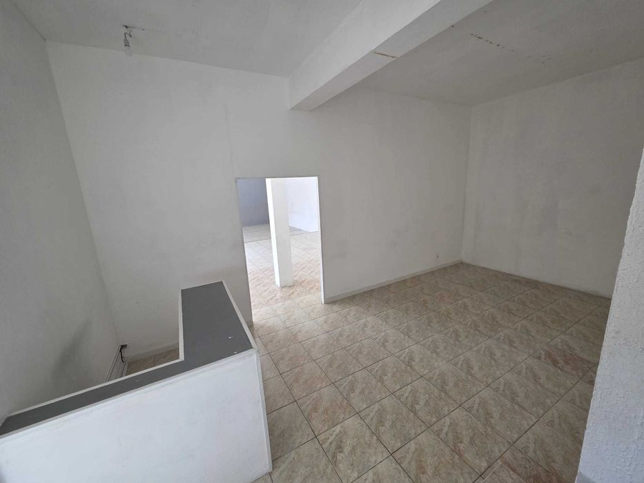Arrenda-se espaço comercial - TONDELA