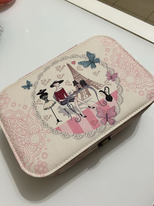 Шкатулка для украшений