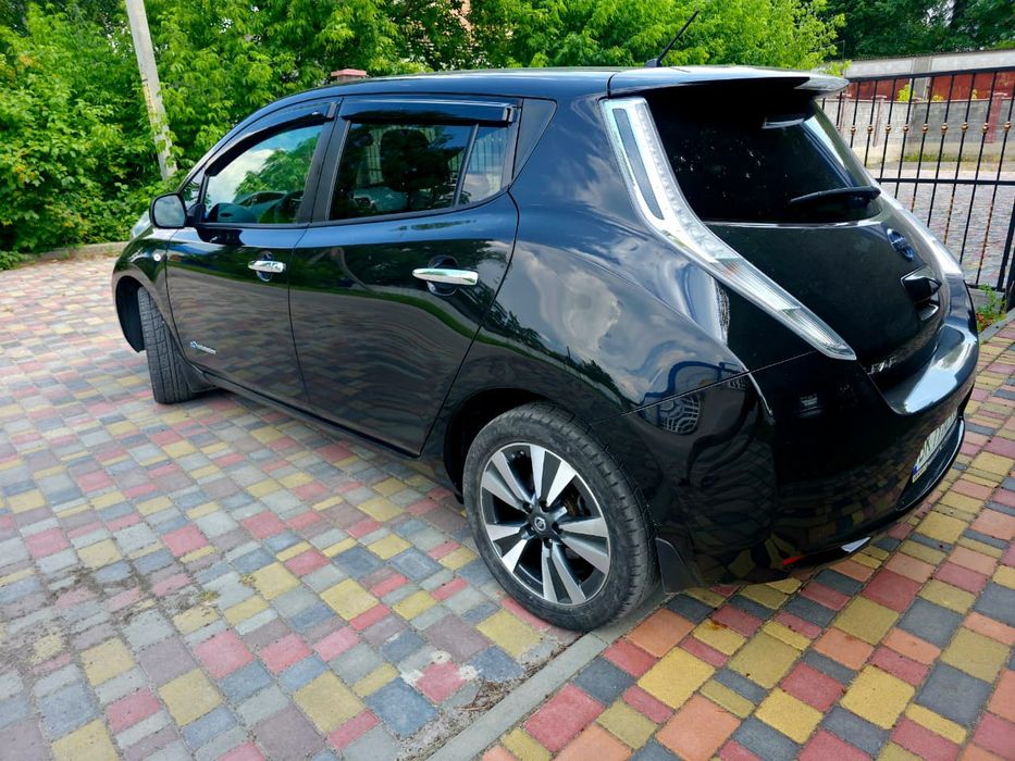 Nissan Leaf Рідна фарба!