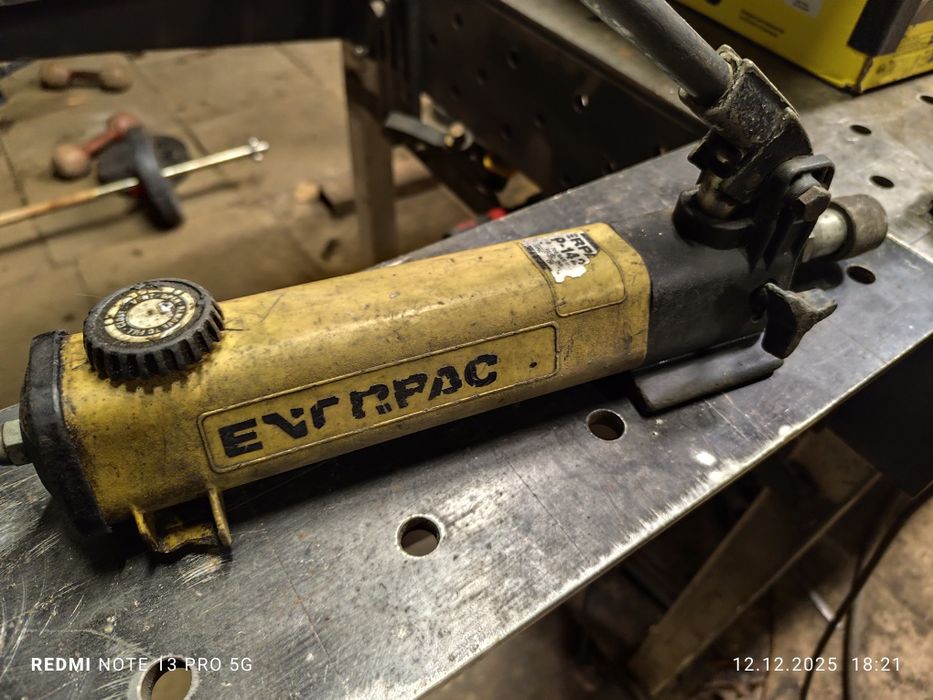 Pompka hydrauliczna enerpac p-142