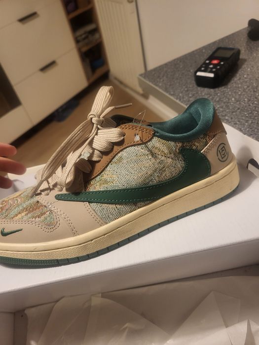 Travis Scott x air Jordan low 39