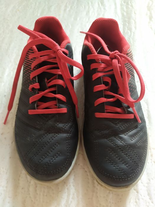 Buty piłkarskie Kipsta do piłki nożnej halowej 32 rozmiar