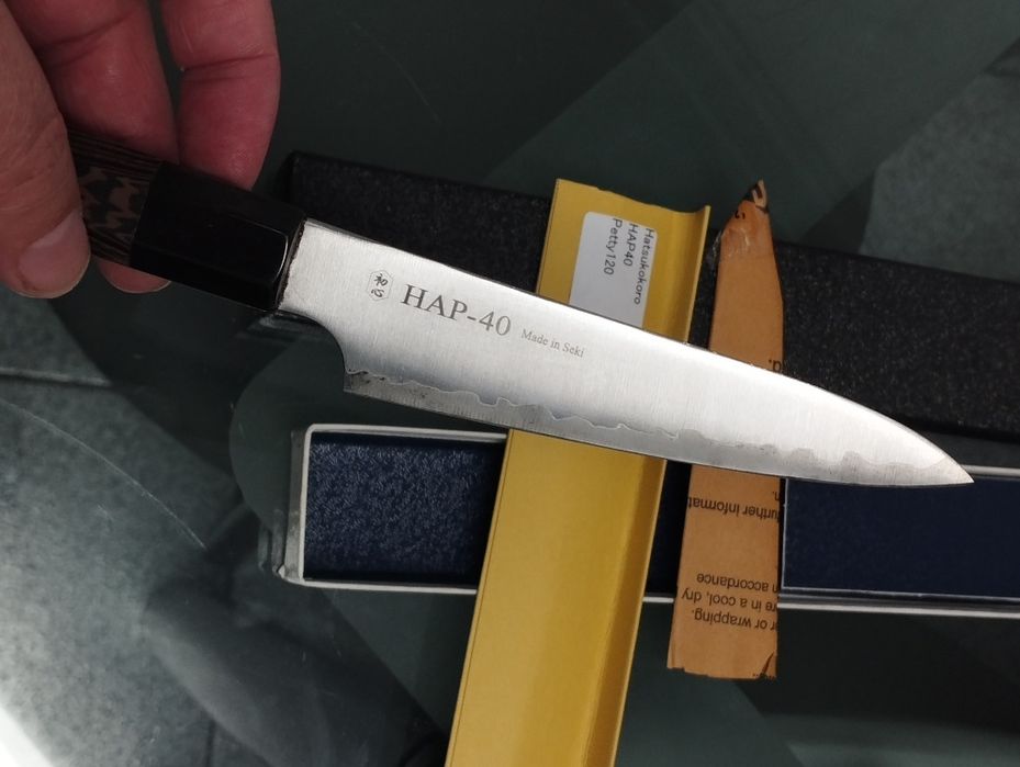 Faca japonesa Hatsukokoro Hayabusa Hap40 Petty 12 cm