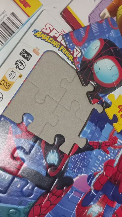 Conjunto de 4 Puzzles (1 deles tem um pequeno dano)