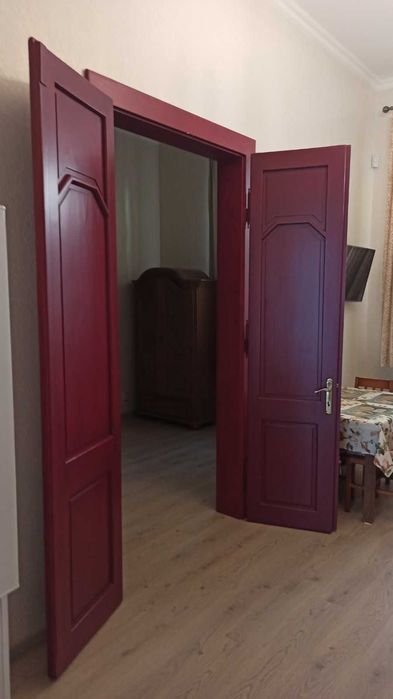 Частина вілли з окремим входом та вигодами