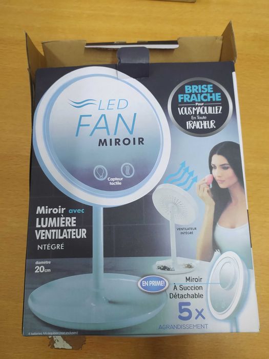 Espelho com luz LED e Ventoinha64398427862274123