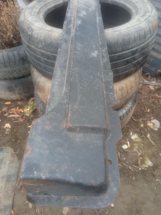 Продам лівий поріг ваз-2109