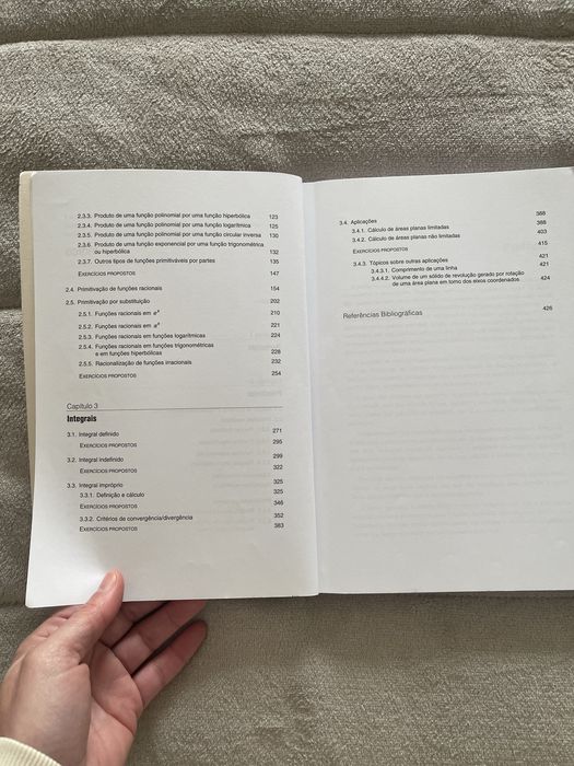 Livro Matemática Primitivas e Integrais - Edições Sílabo