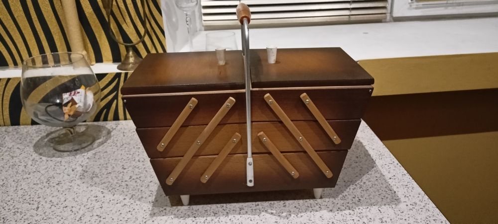 Скринька, шкатулка трансформер для прикрас та ін. дрібничок.