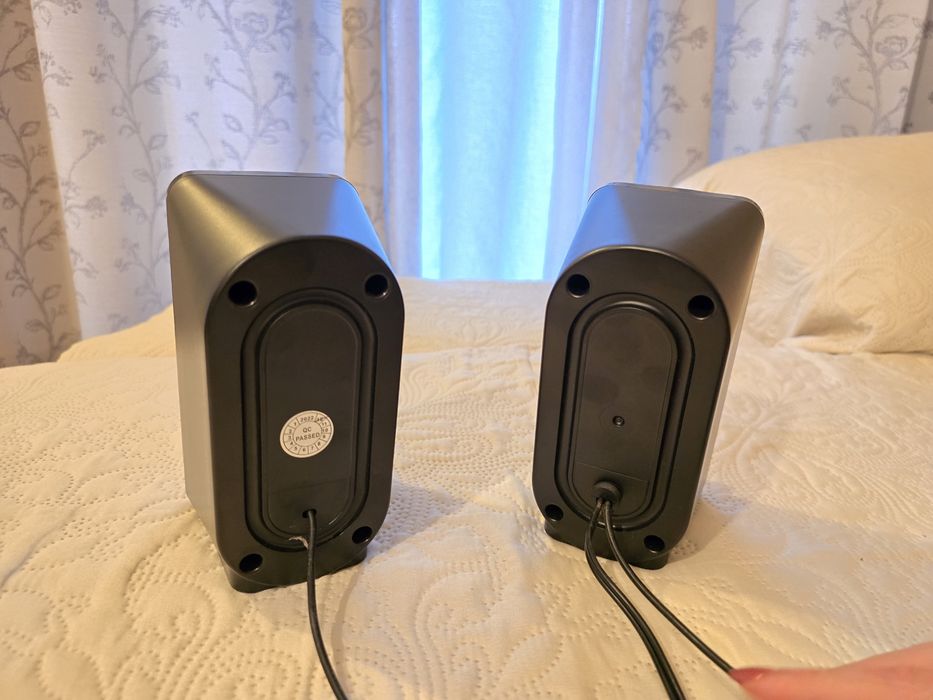 Colunas Gaming RGB NGS 12W  igual a NOVAS!