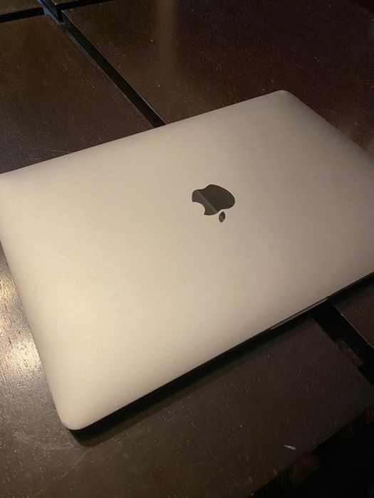 MacBook Pro 13’. TouchBar64862015301889124