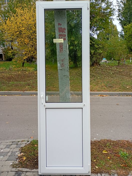 Двери.Двері ПВХ (238х73см) металопластиковое.