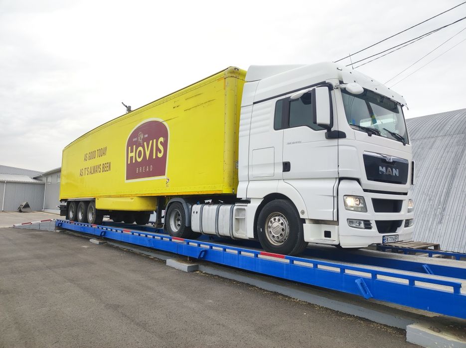 Термічка почтовик 2013  полуприцеп фургон  будка свіжопригнаний