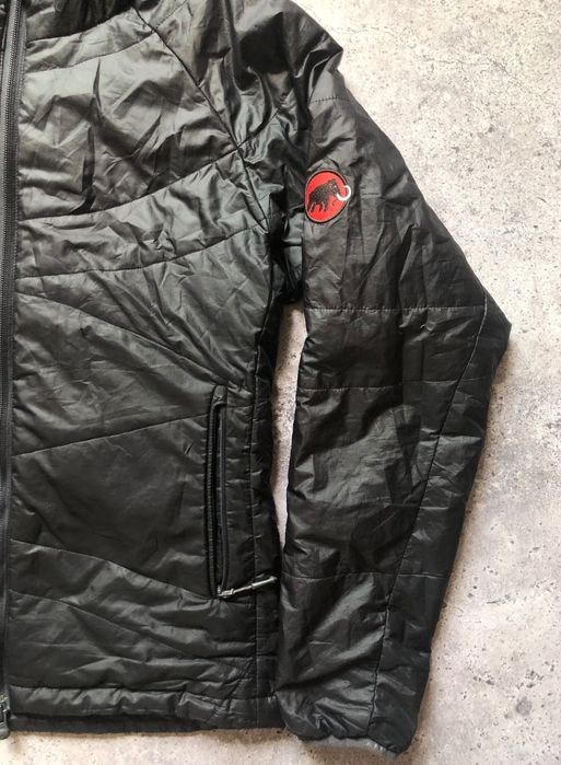 Оригінальний мікропуховик Mammut розміру S-M чорного кольору пуховик