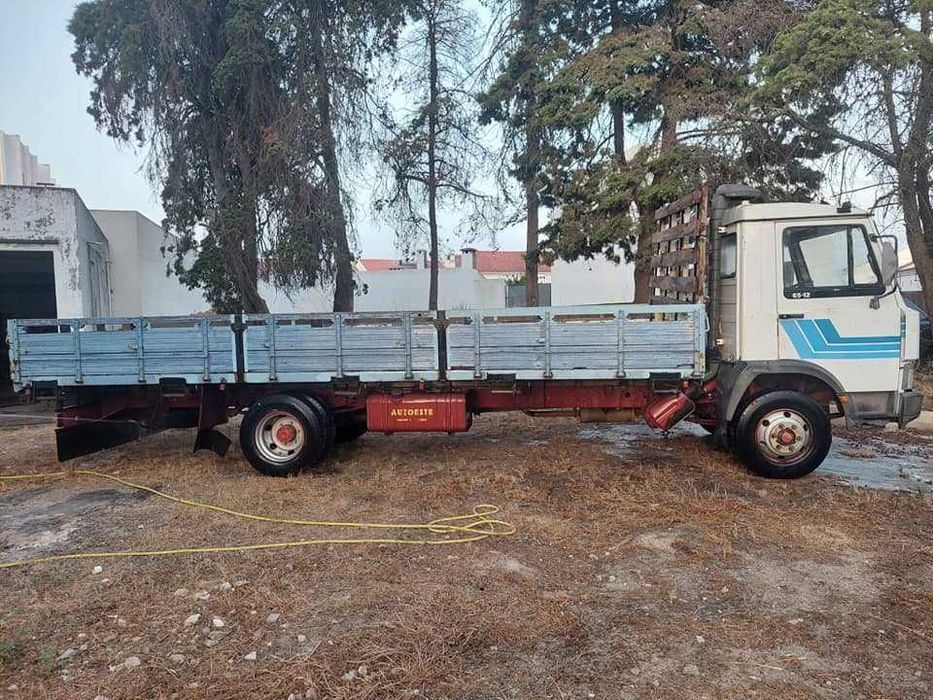 Camião IVECO de  7 toneladas em estado bastante aceitavel, com poucos kilometros.