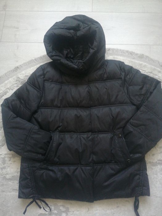 Курточка весна осінь в гарному стані з капюшоном
