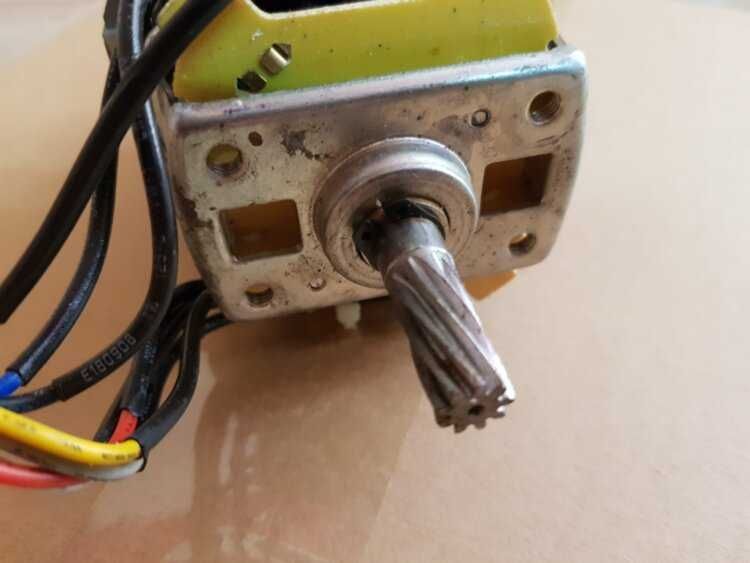 двигателя HC8835 =8ЗУБОВ= 9мм на Redmond RMG-1205