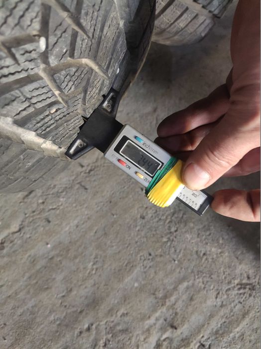 opony zimowe- 4szt. - 215/60R16 Goodyear