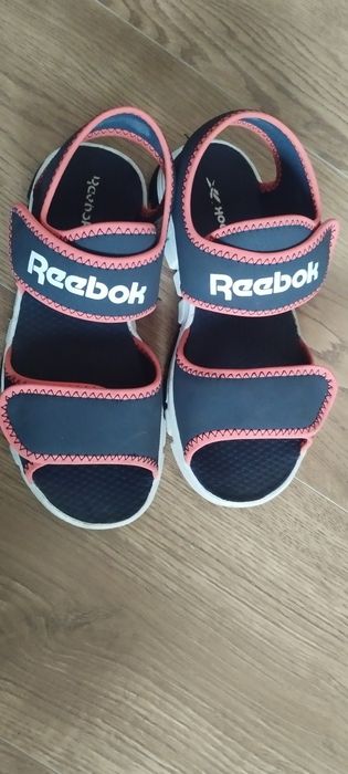 Sandały chłopięce Reebok 32.5