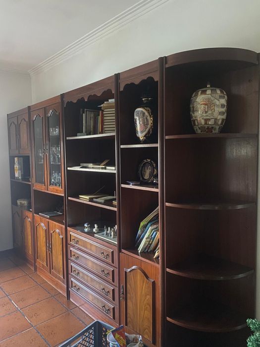 Armario sala em castanho