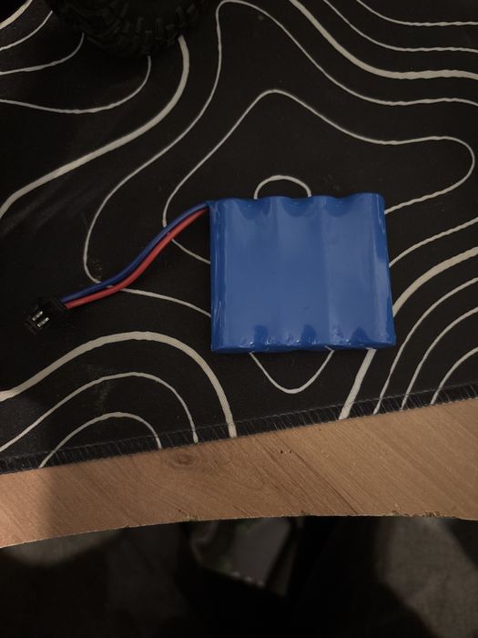 Продаю машинку на радіоуправлінні