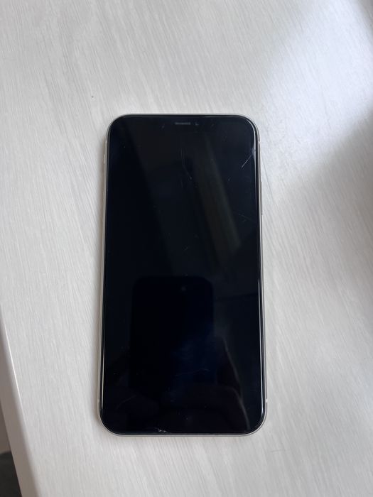 iPhone 11 64GB White | Стан 8/10 |