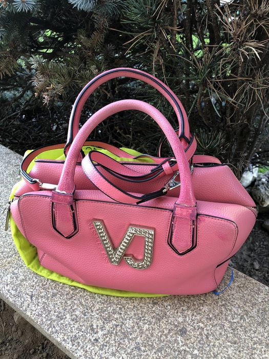 Mala Versace Jeans com asas e tiracol