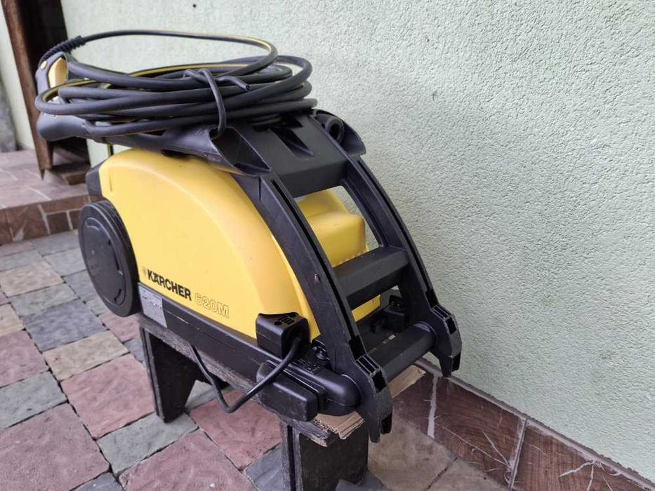Мийка високого тиску Karcher 620М
