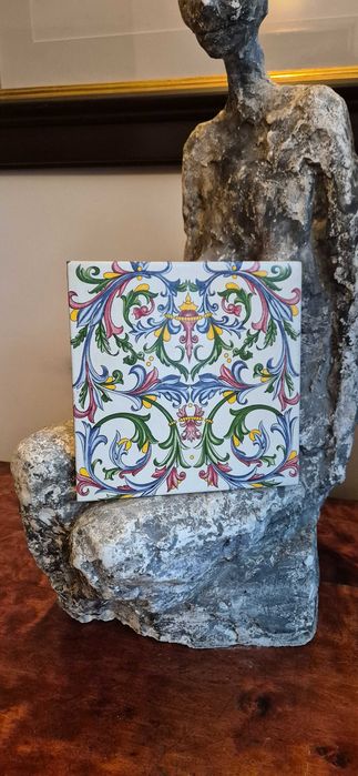 Ozdobny kafel płytka ceramiczna z orientalnym wzorem, prawdopodobnie.