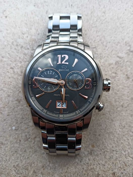 Relógio Suíço JAGUAR, que conjuga requinte, elegância e bom gosto.