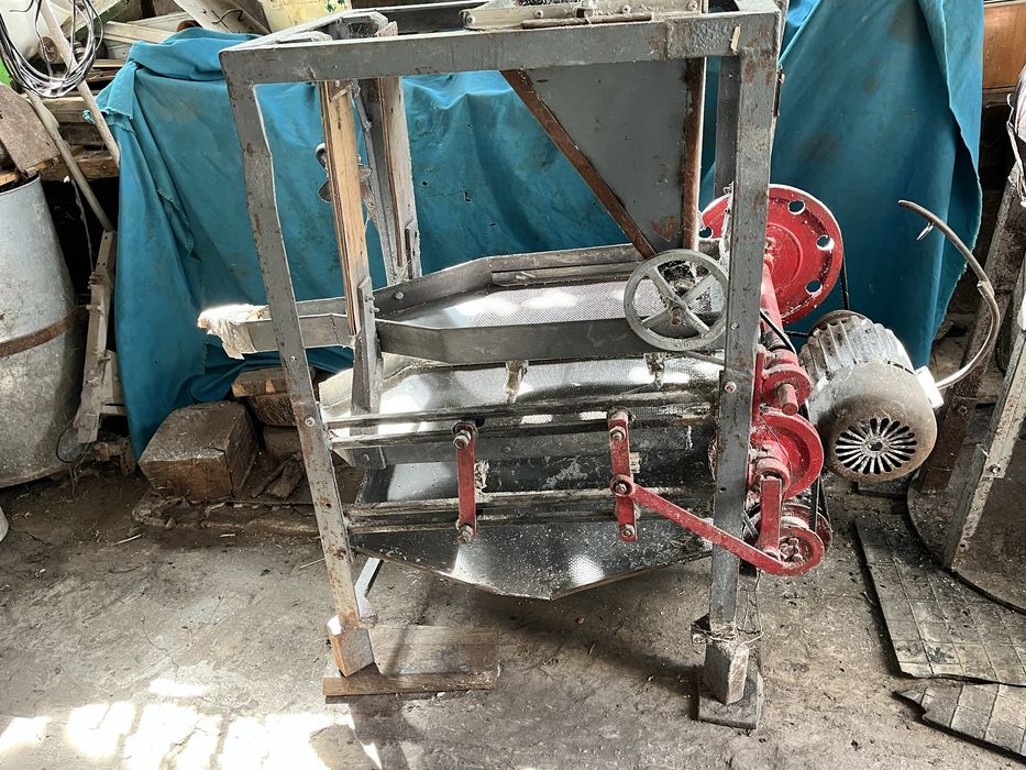 Калібрувальна машина для виготовлення крупи із електродвигуном