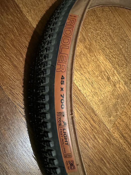 Dwie opony zwijane do grawela WTB  Riddler 45x700 tubless