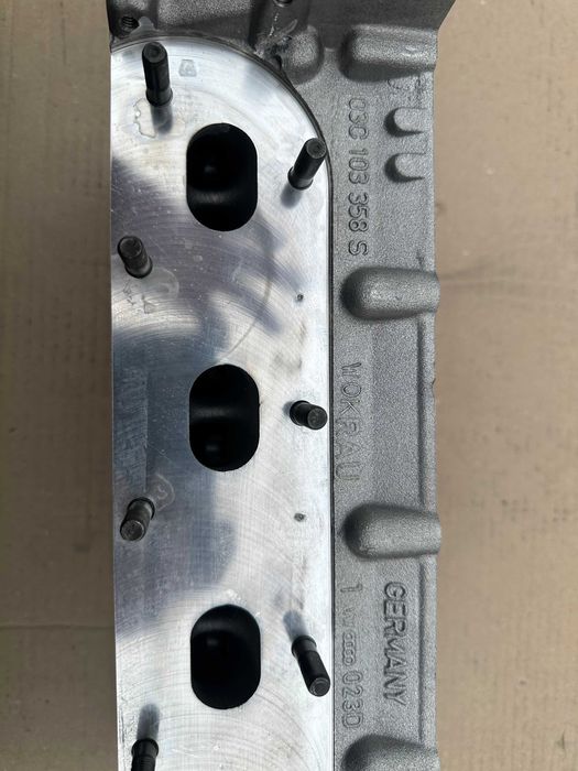 Головка блока Volkswagen Touran 1.6B FSI Skoda Octavia 1.6 FSI ГБЦ 1.6