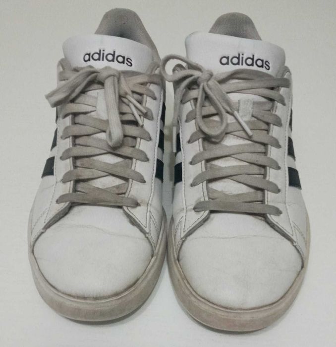 Кроссовки Adidas белые кожа длина по стельке 26 см