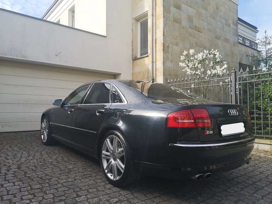Audi S8