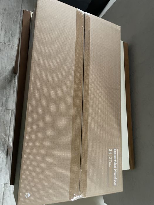 Монитор 27" Samsung Professional LS27C430 FullHD IPS / 100Hz