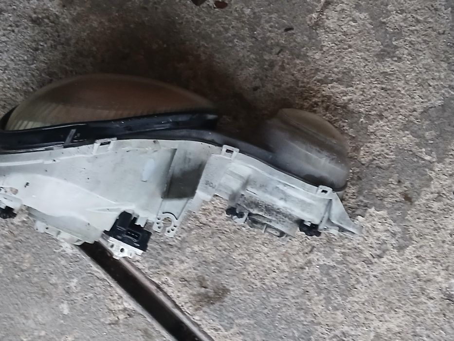 Faróis da frente em bom estado