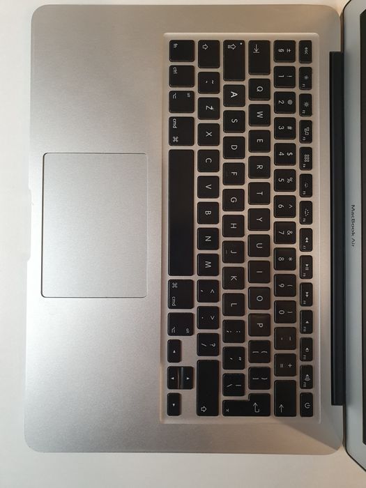 Macbook air używany z 2015 roku