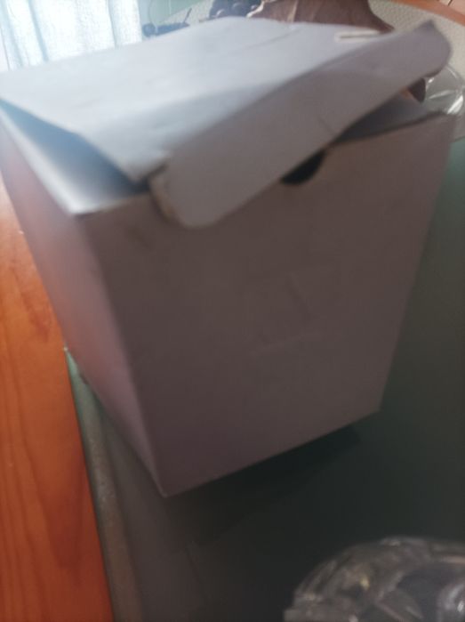 Garrafa de cristal e prata