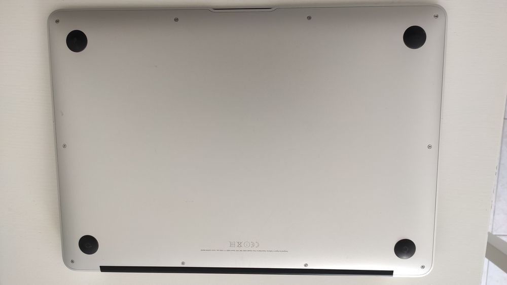 MacBook Air A1466 i5 4gb RAM 128gb SSD
