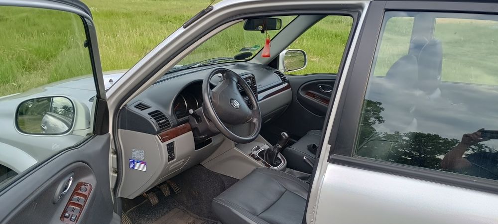 Suzuki Grand Vitara benzyna 2.0