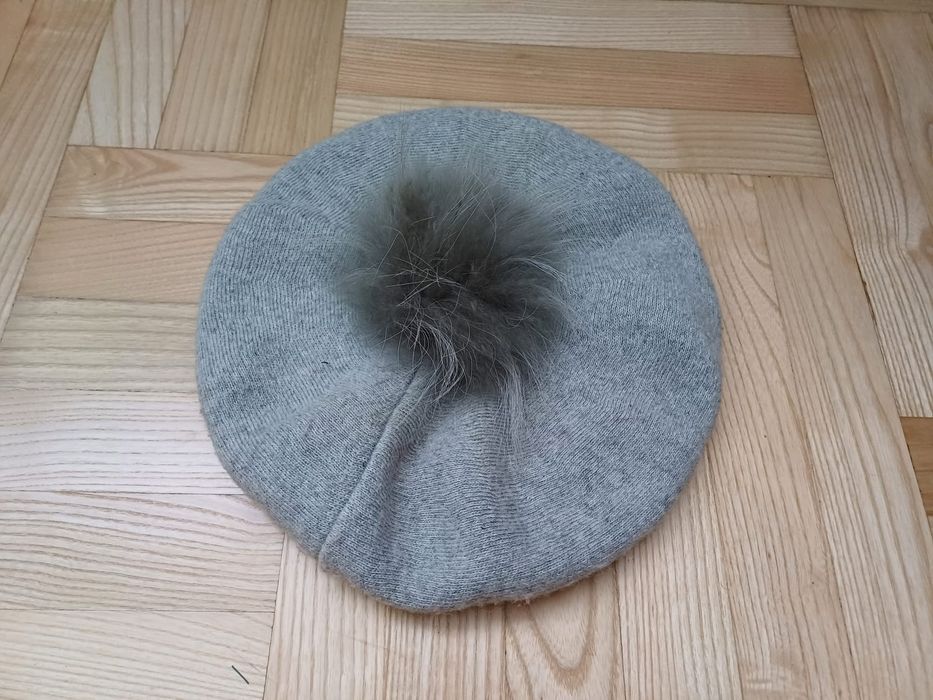 Czapka beret beretka z pomponem szary szarą z perłami
