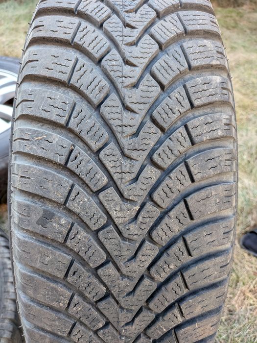 Opony z felgami 215 70 r16