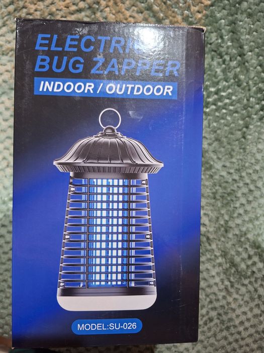 Lampa przeciwko komarom.